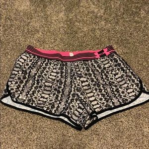 UA jogging short